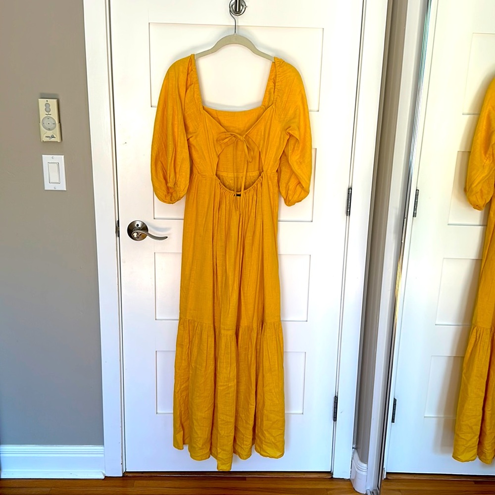 Billabong maxi dress, hits at ankle